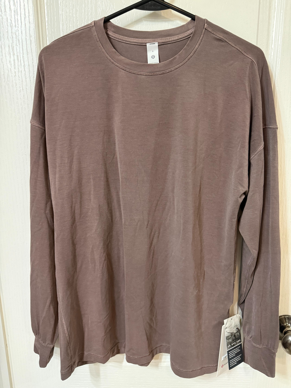 lululemon Women's EasySet Relaxed Long Sleeve *Wash size 6 Brown
